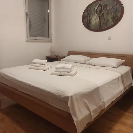 Luxury Tina By The Znjan Apartment